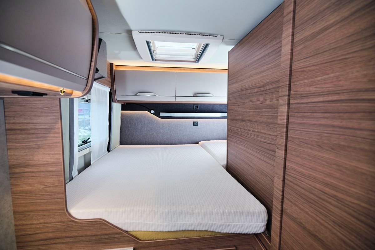 Camper Volkswagen Transporter van Knaus