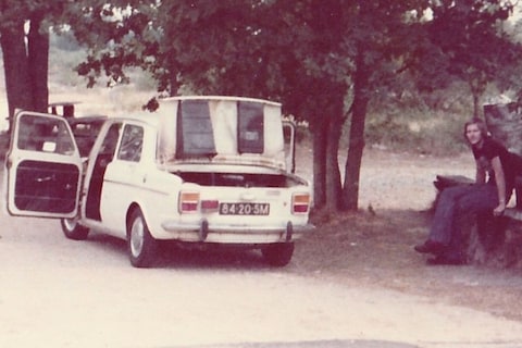 Dankzij een stok en een pvc-pijp hield Joop zijn Simca 1000 rijdend