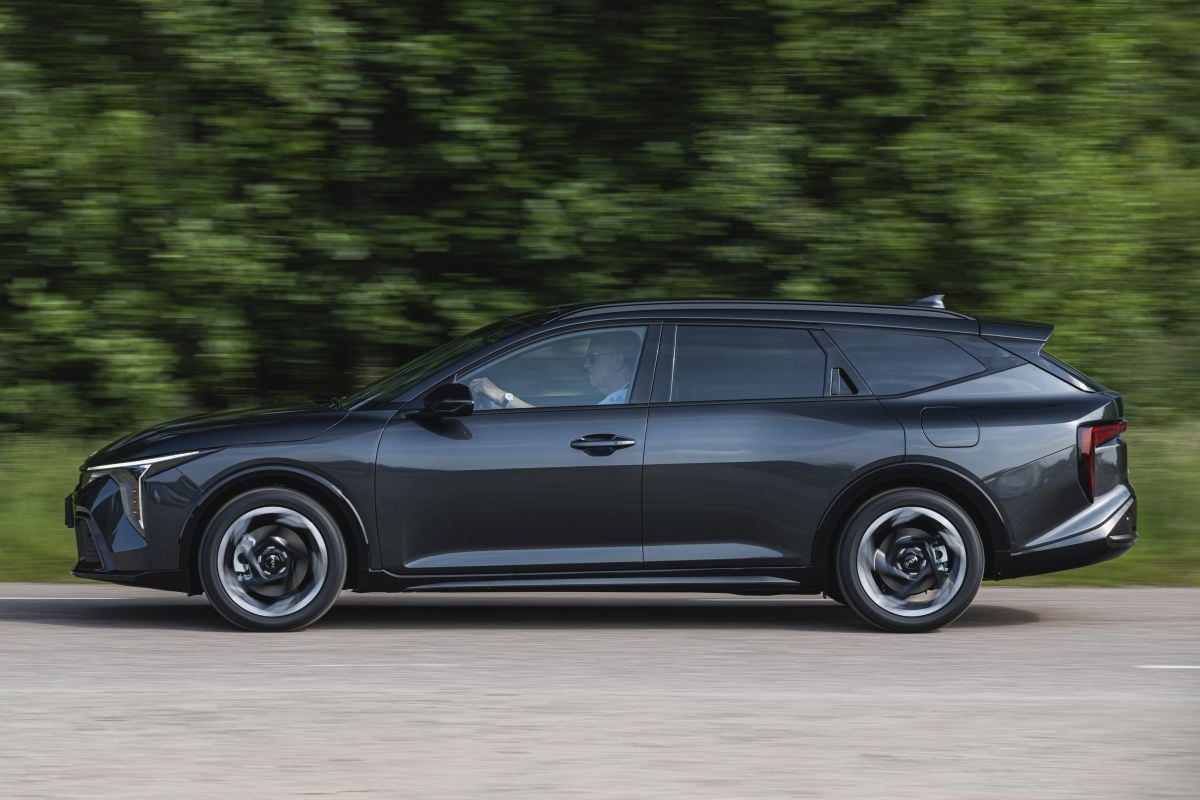 Kia K4