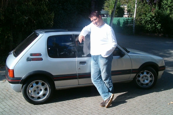Peugeot 205 GTI voor Mijn Eerste Auto