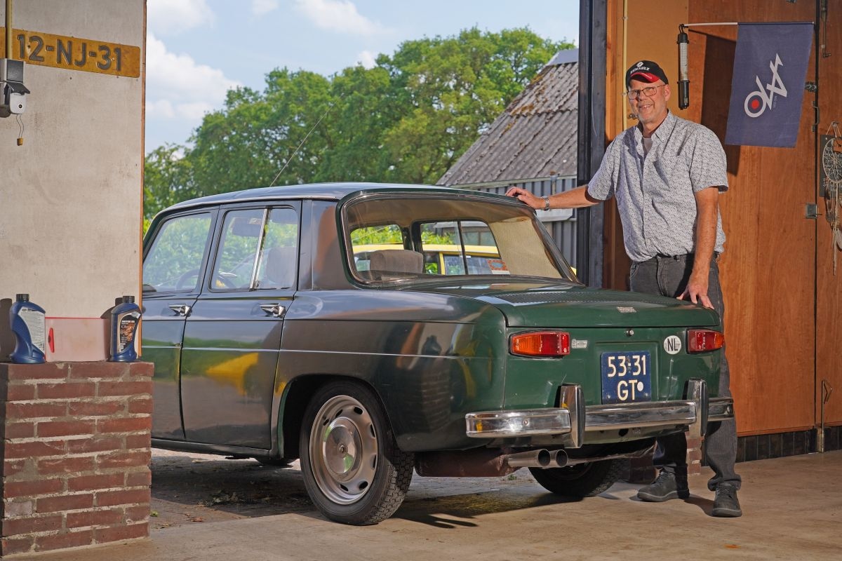 Liefhebber met Renault-verzameling