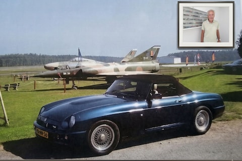 Van de vijftig vooral liefhebbersauto's die Carl heeft gehad was de MG RV8 zijn allerleukste