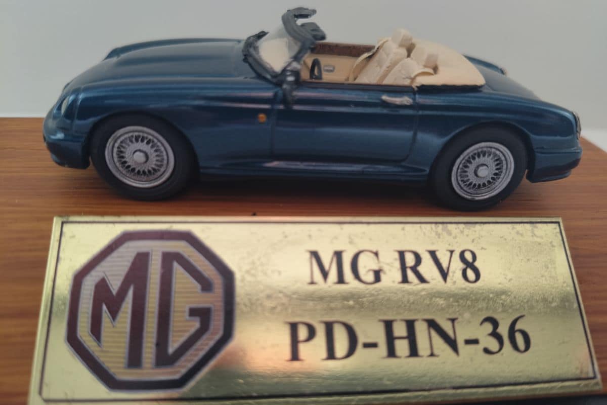 MG RV8 voor mijn leukste auto