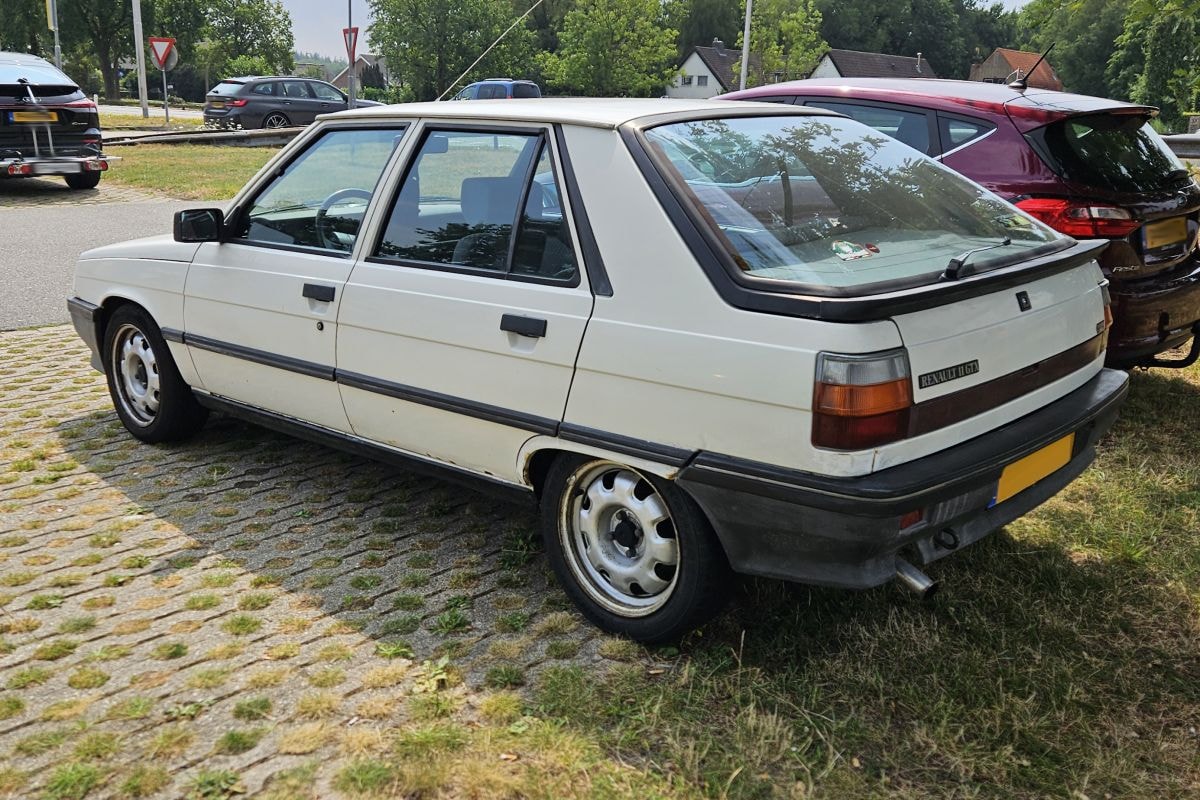 Renault 11