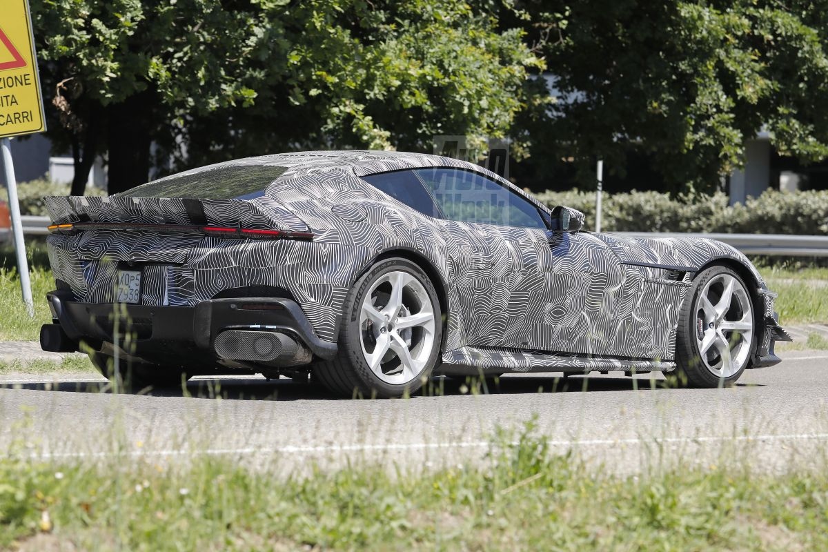 Ferrari 12Cilinidri spyshots