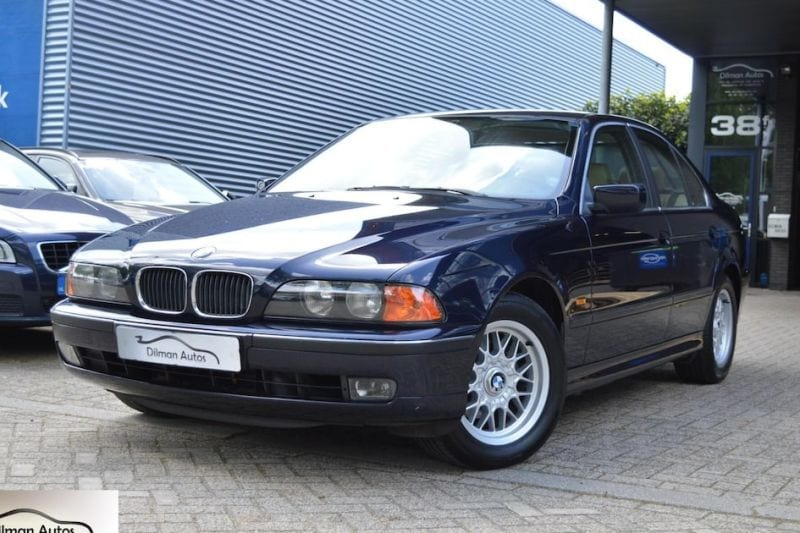 Met deze BMW 5-serie straal je ingetogen klasse uit - Liefhebber gezocht