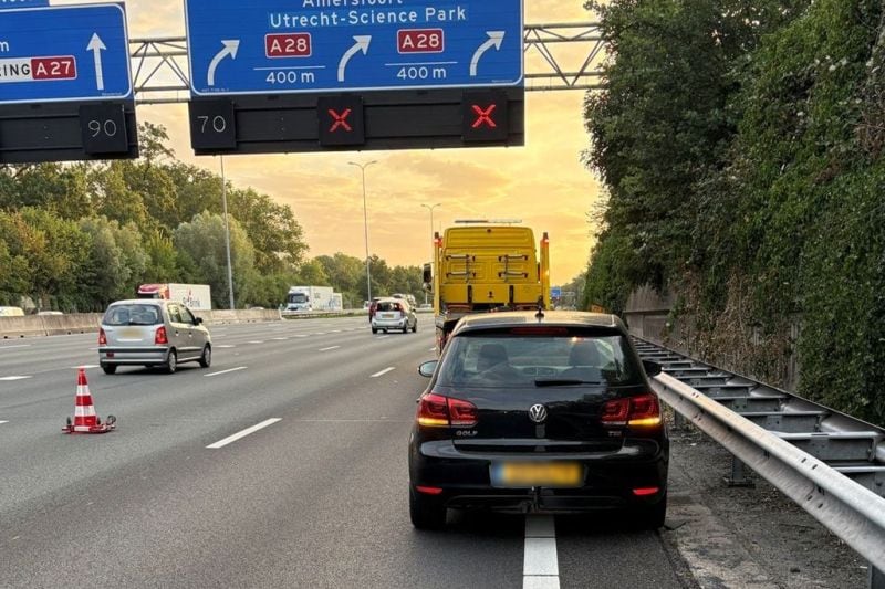 Pech langs snelweg (foto: Rijkswaterstaat)