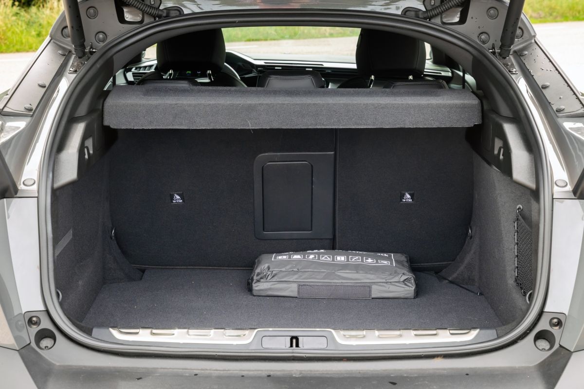 Dubbeltest Peugeot 408 Renault Rafale
