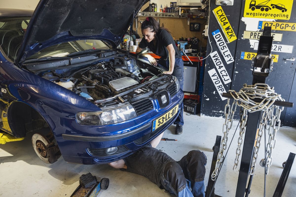 Klussen aan de Seat Toledo voor de budgetbrigade