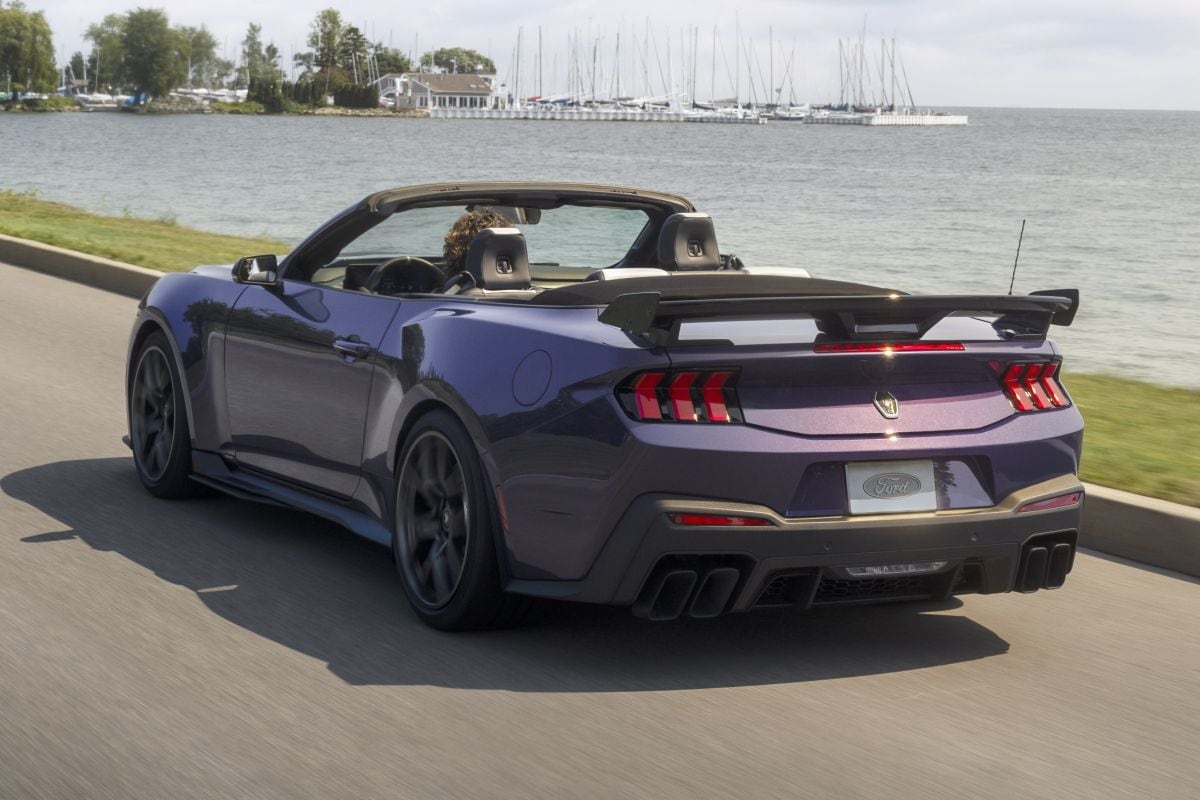 Ford Mustang Dark Horse SC Convertible