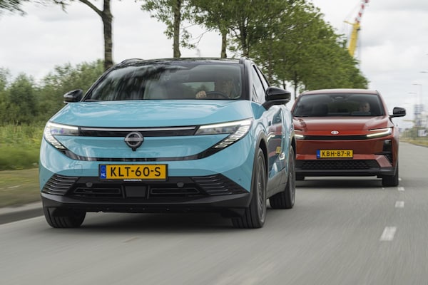 Nissan Leaf & Toyota C-HR+