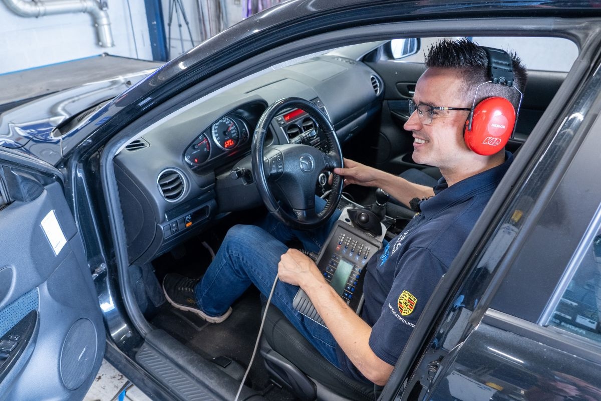 Mazda 6 op de rollenbank