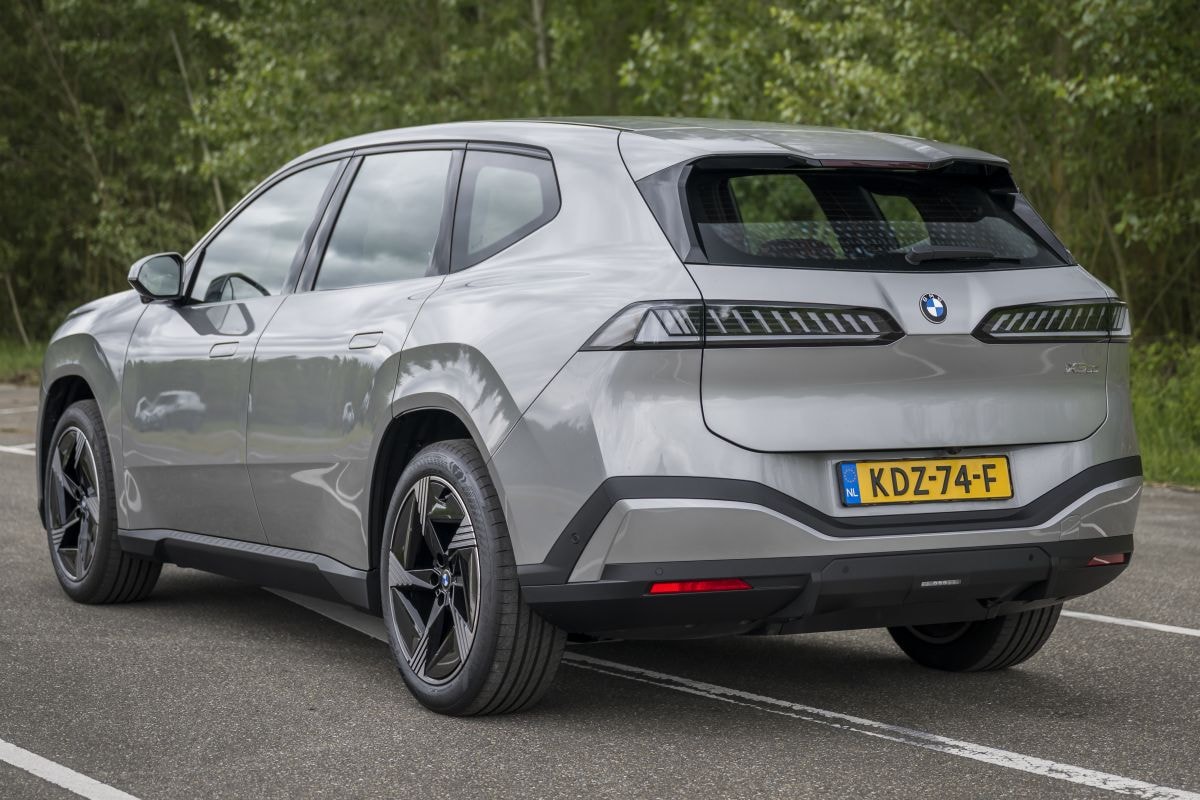 BMW iX3