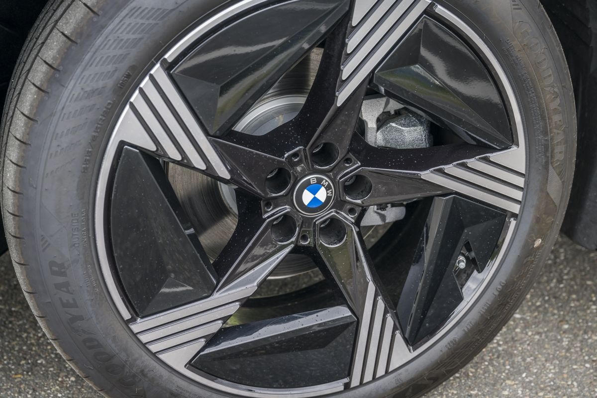 BMW iX3