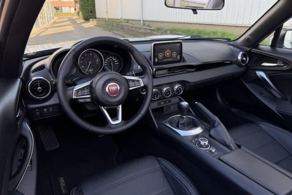 dashboard Fiat 124 Spider
