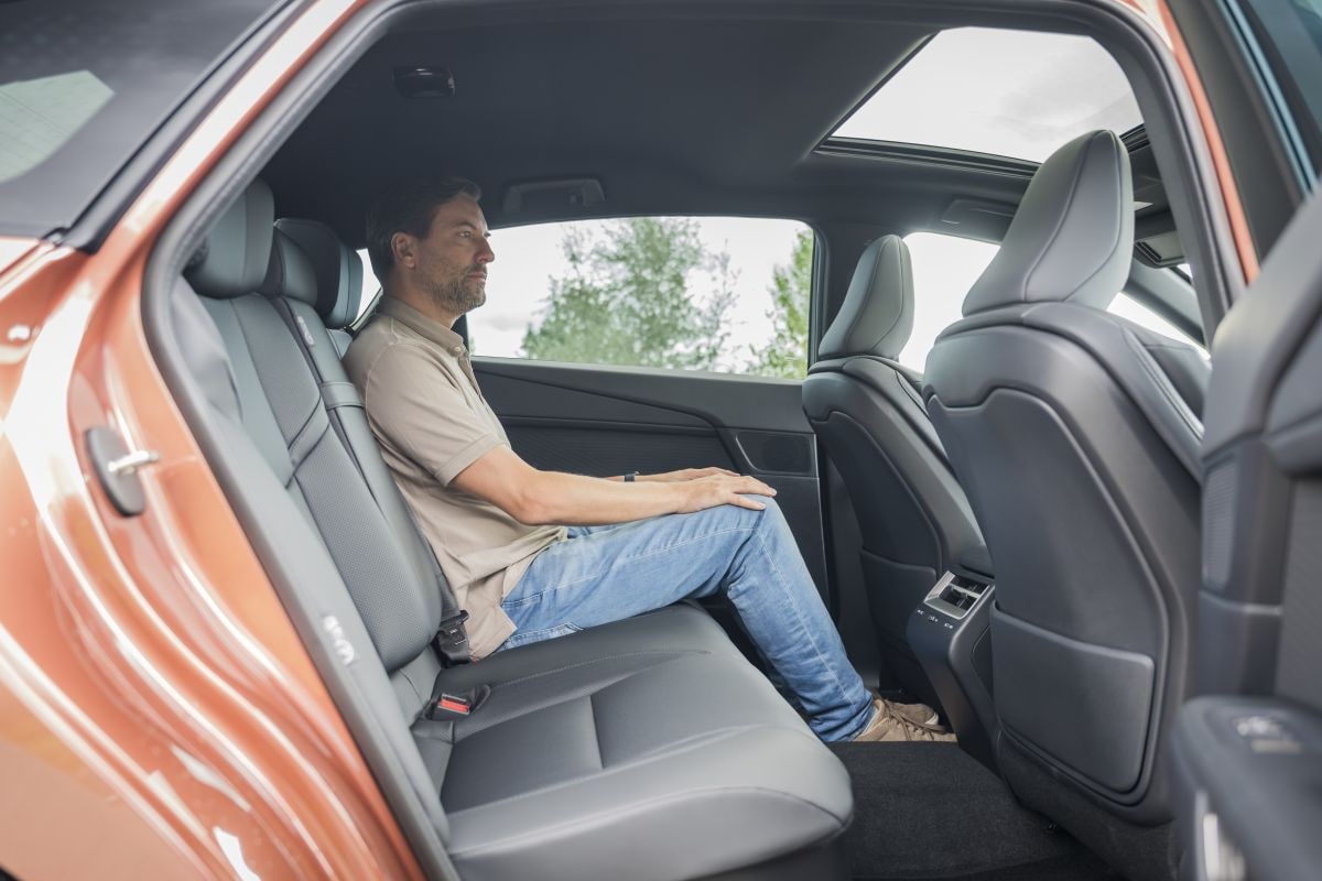 Lexus ES500e