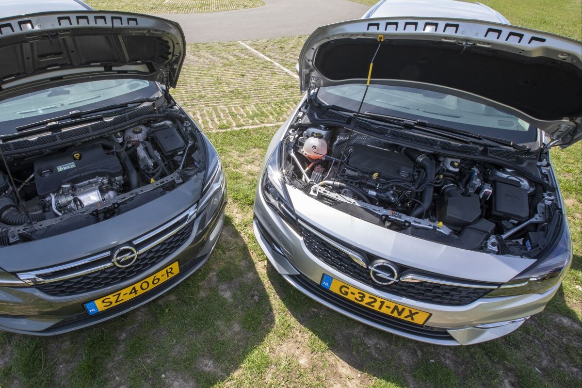 Opel Astra 1.0 Turbo GM en 1.2 Turbo Stellantis naast elkaar