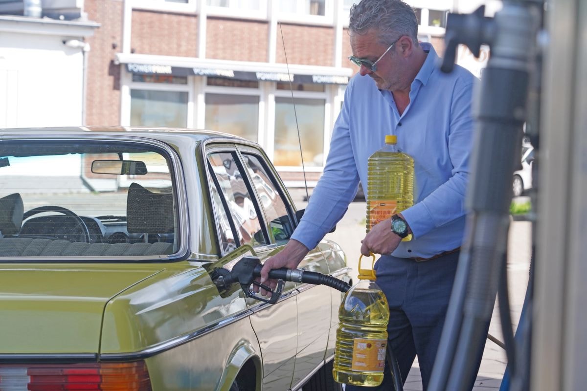 Mercedes 200 D W123 reportage