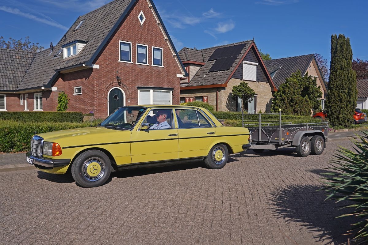 Mercedes 200 D W123 reportage
