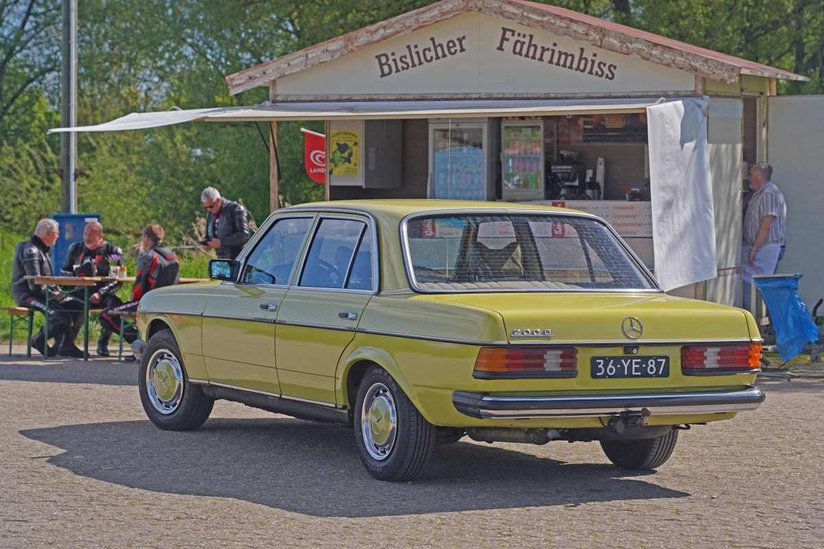 Mercedes 200 D W123