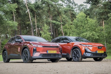 Duurtestgarage Toyota C-HR+ versus Subaru Uncharted