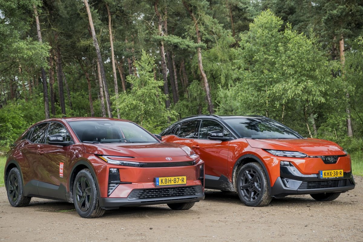 Duurtestgarage Toyota C-HR+ versus Subaru Uncharted