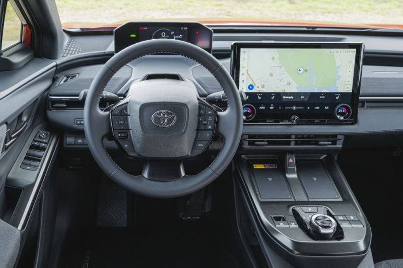 Duurtestgarage Toyota C-HR+ versus Subaru Uncharted