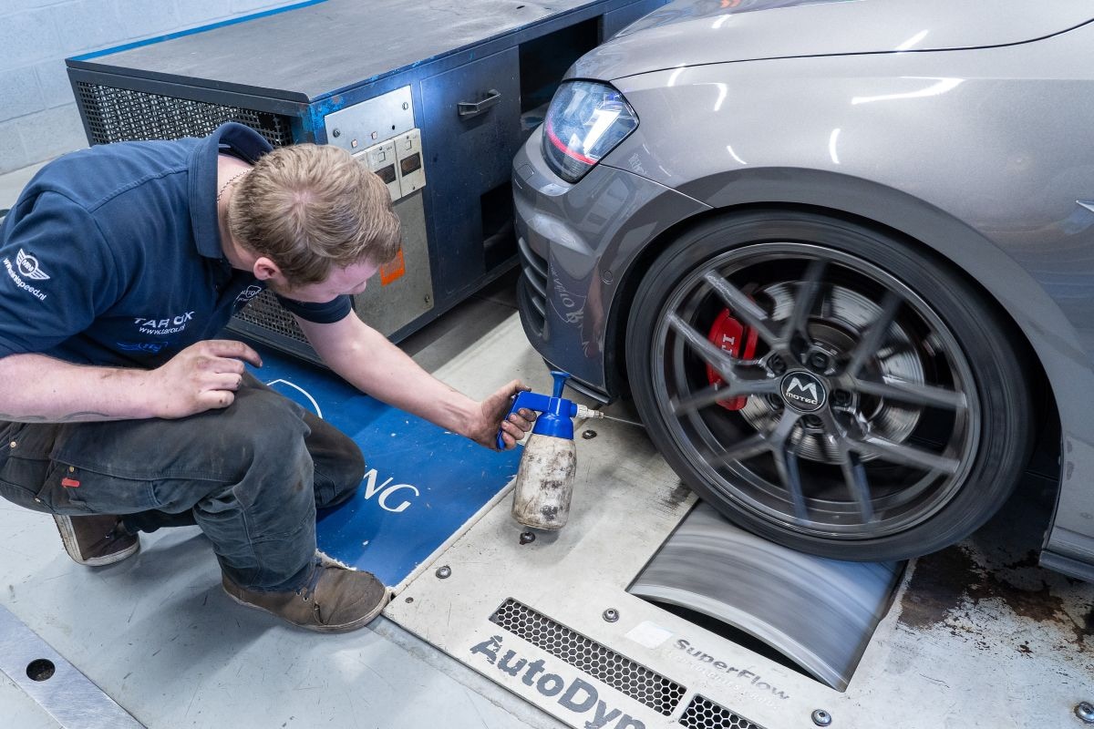 Volkswagen Golf GTI Performance op de rollenbank
