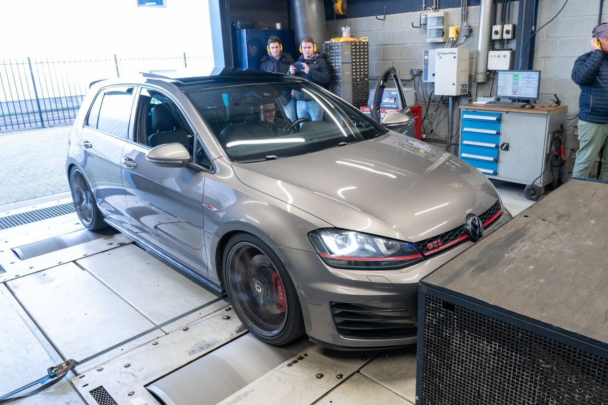 Volkswagen Golf GTI Performance op de rollenbank