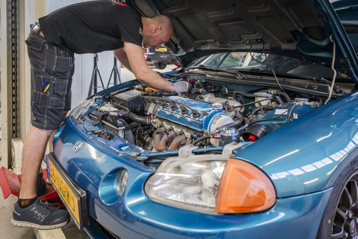 Honda CRX del Sol in klokje rond