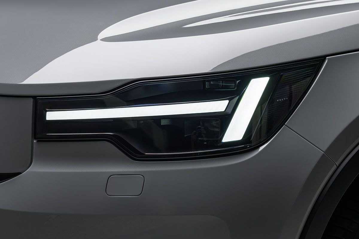 Volvo EX40 facelift XC40 EMBARGO tot 10-9-2026