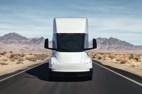 De zwaarste en grootste Tesla ooit komt naar Europa met een 548 kWh accu