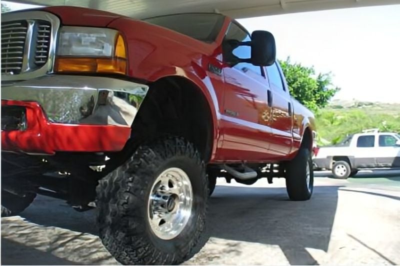 Man bij Amerikaanse pick-up voor Mijn Leukste Auto