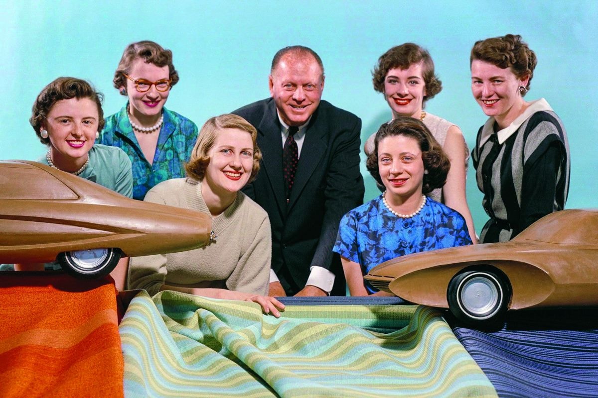 Auto's door en voor vrouwen