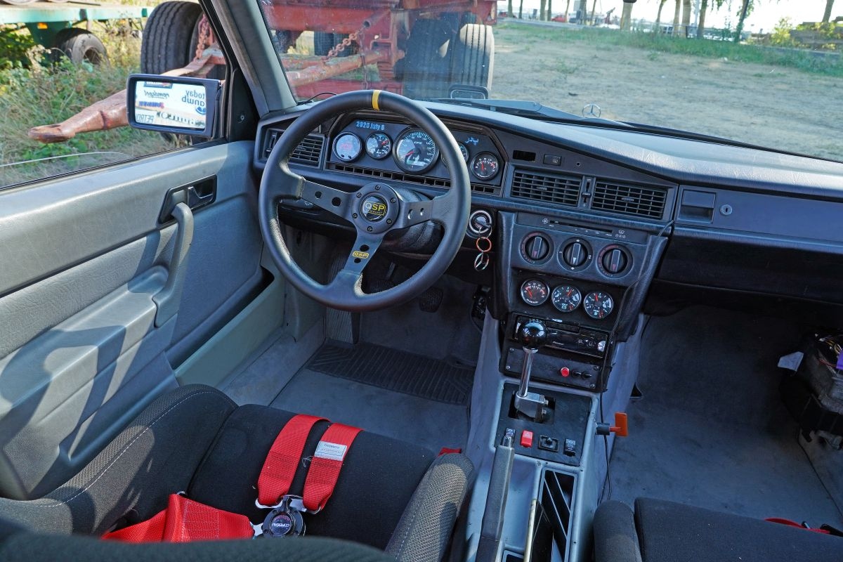 Mercedes 190 met Corvette motor
