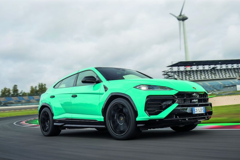 Plug-in hybride powerplay want stekker aandrijflijn drukt de Lambo-pret amper