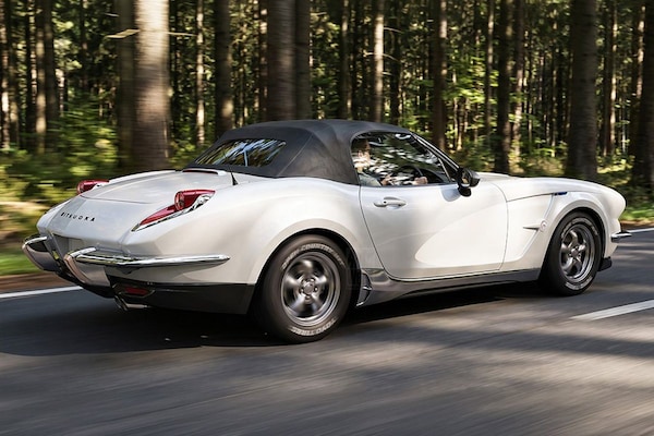Mitsuoka LA1