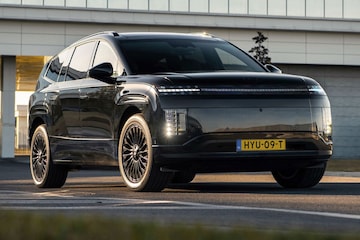 Hyundai Ioniq 9 Calligraphy Black Ink