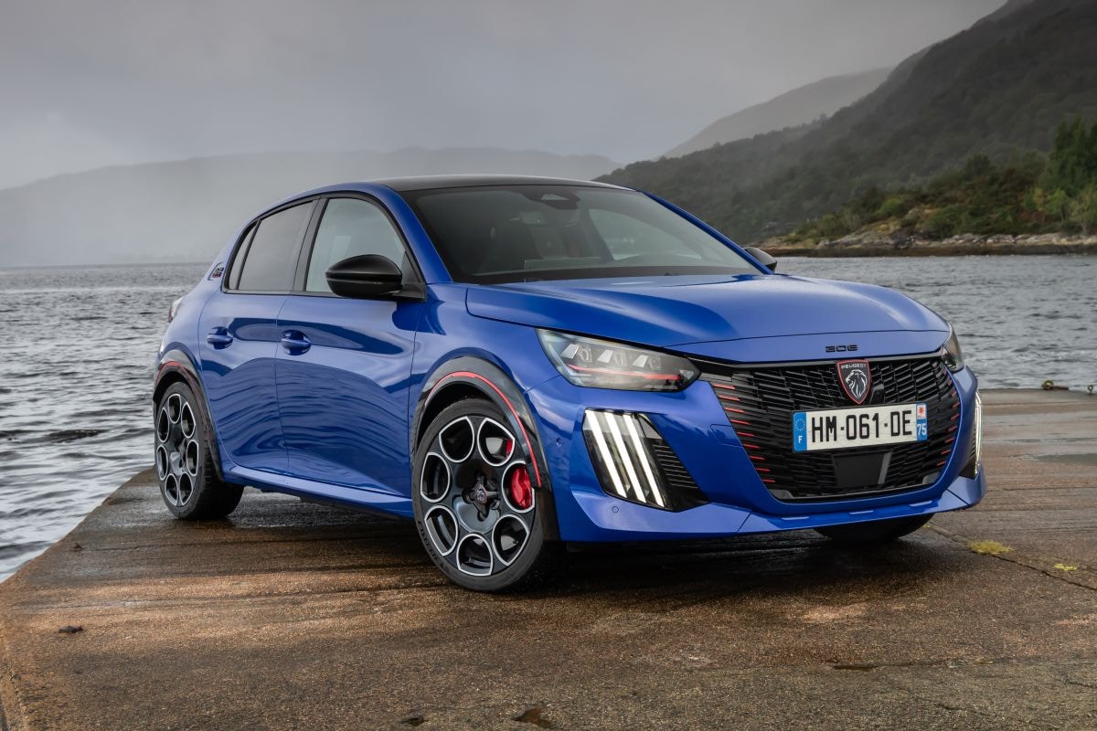 Peugeot e-208 GTI