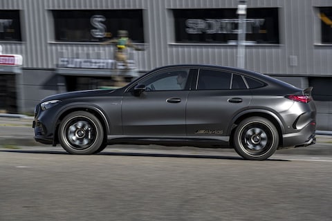 De Mercedes-AMG GLC 53 Coupé ziet eruit als een hooligan, maar is stiekem (te) beschaafd