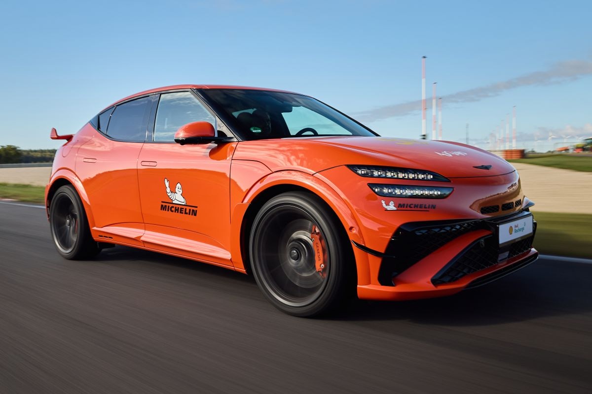 Genesis GV60 Magma