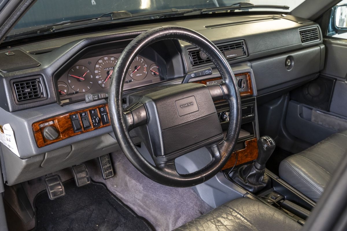 Volvo 940 in klokje rond