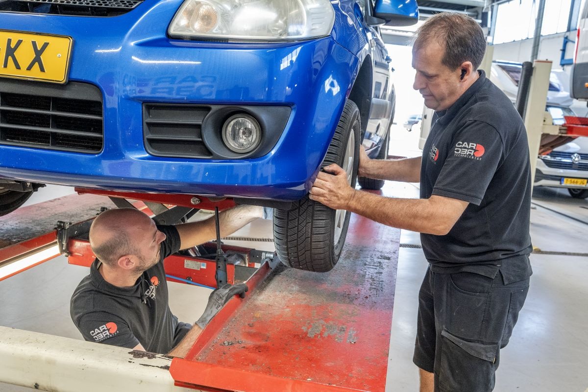 Suzuki SX4 in klokje rond