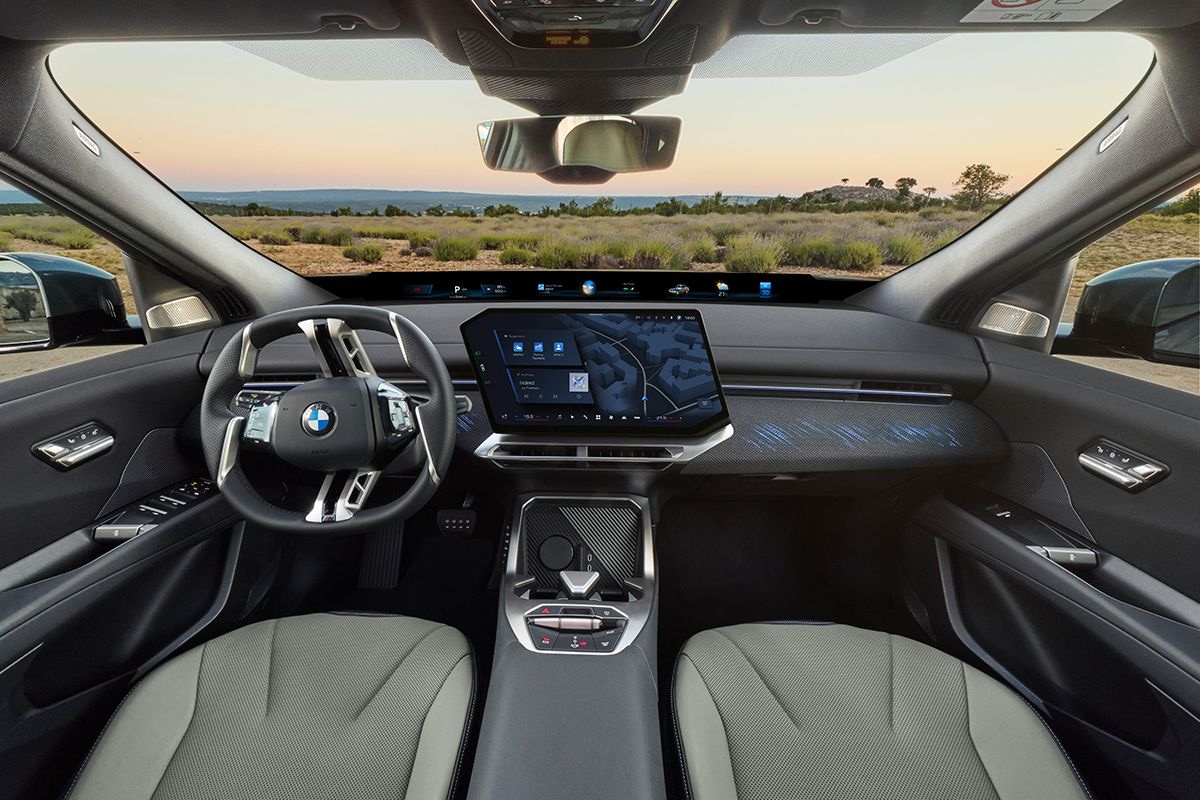 BMW iX4