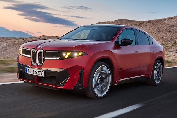 BMW iX4