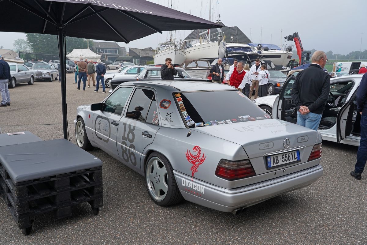 Mercedes 140 jaar wereldtoer