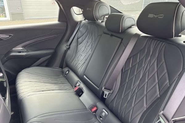 elektrische auto's laag, gestroomlijnd gebruikt occasions