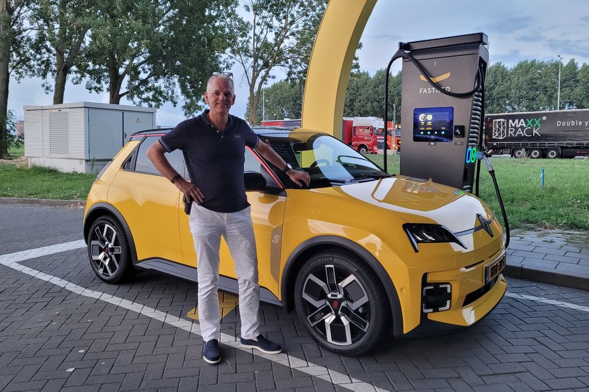 Arjaan en zijn Renault 5