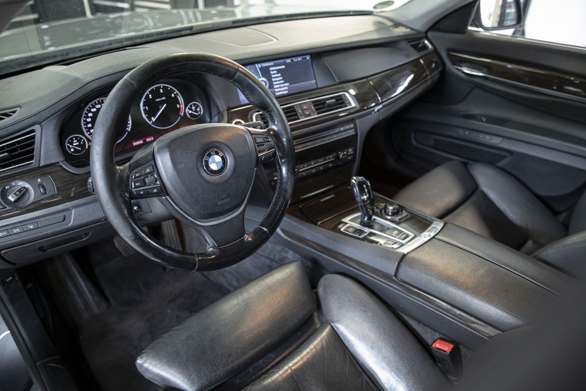 BMW 730d in klokje rond