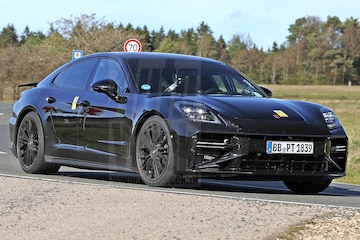 Porsche Panamera facelift spyshots